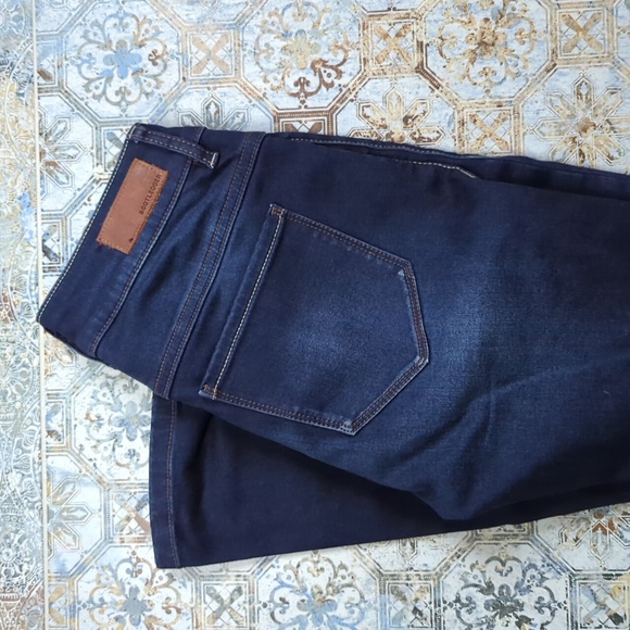 Jeans - Picture 2 of 3